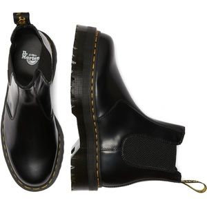 Dr. Martens Vegan 2976 Chelsea Boot (like new!)